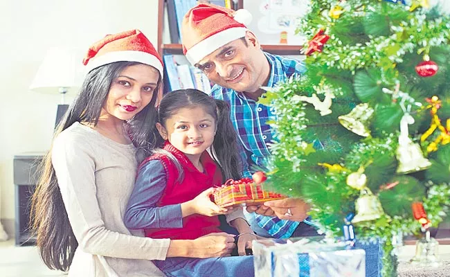 Santa Claus: What Gifts To Give Children For Christmas - Sakshi