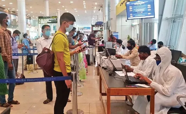 Covid-19 Random Sampling International Passengers India Airports - Sakshi