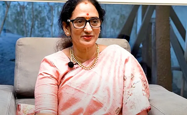 Krishnam Raju Wife Shyamala Devi Tributes to Kaikala Satyanarayana Death - Sakshi