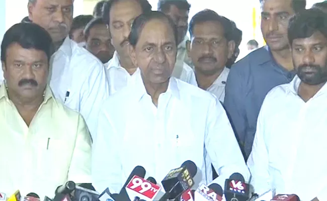 CM KCR Pay Last Respects to Kaikala Satyanarayana - Sakshi