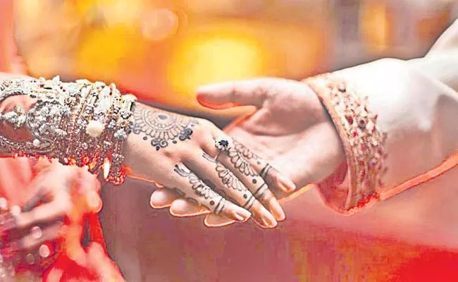 Telangana Govt taken a step towards curbing Marriages of minors - Sakshi