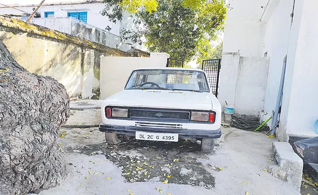 Hanamkonda Member Brought Former PM PV Narasimha Rao Car - Sakshi