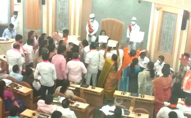 GHMC Municipal Council Meeting Mayor Approve Budget Bjp Protest - Sakshi