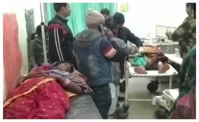 Several Women Injured In Firing Incident In Bihars Bettiah - Sakshi