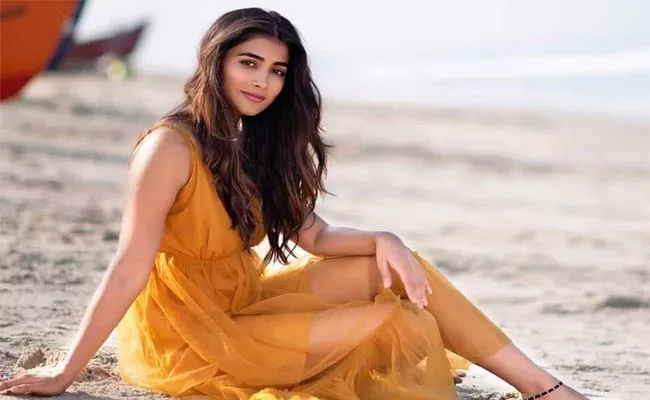 Tollywood Actor Pooja Hegde comments on Remuneration - Sakshi