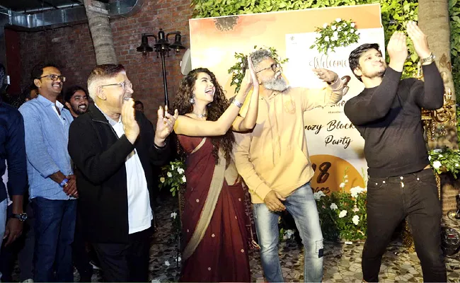 Allu Aravind Dances With Anupama Parameswaran At 18 Pages Sucess Party - Sakshi