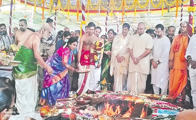 Governor Tamilisai Soundararajan Participated In Narasimha Homa Iskcon Temple - Sakshi