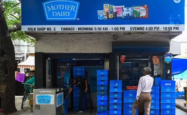 New Delhi: Mother Dairy Increase Milk Rates By Rs 2 Per Litre December 27 - Sakshi