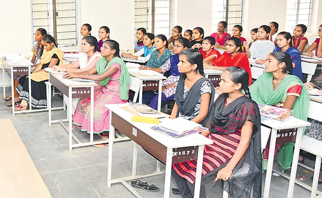 Telangana: After Completing One Year Of Polytechnic Can Join Intermediate - Sakshi