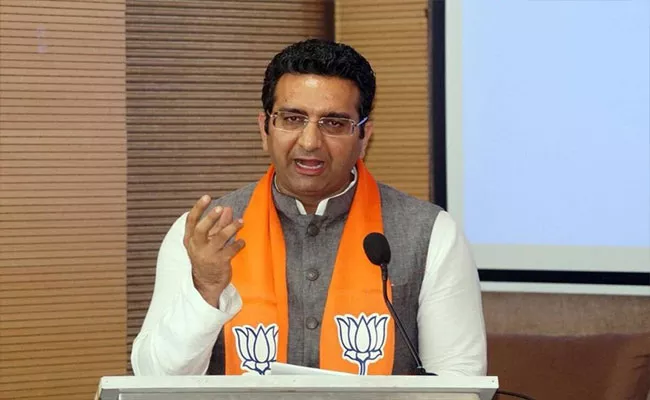 BJP Gaurav Bhatia Hits Out Vadra Gandhi Family Over Land Case - Sakshi