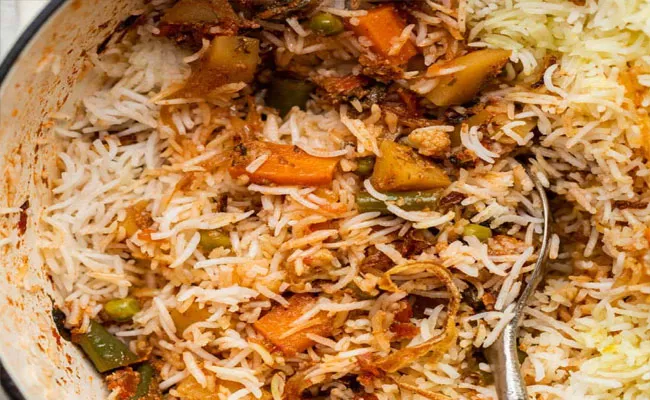 Indore: Customer Finds Bones In Veg Biryani, Case filed Restaurant Owner - Sakshi