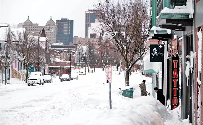 Us Bomb Cyclone Snow Storm Videos Gone Viral On Social Media - Sakshi