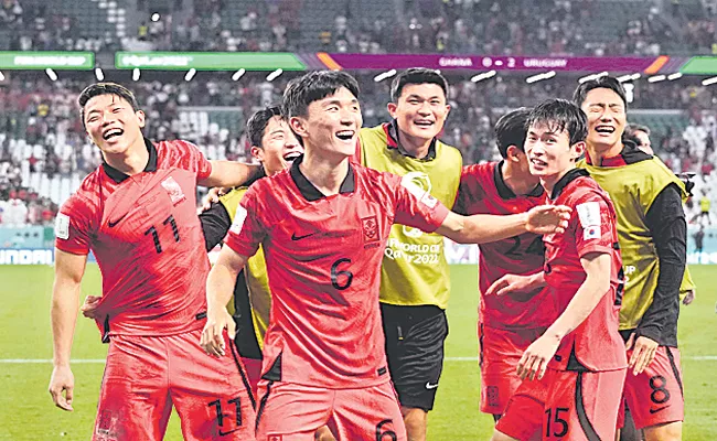 FIFA World Cup Qatar 2022: South Korea beats Portugal 2-1 to qualify for last-16 - Sakshi