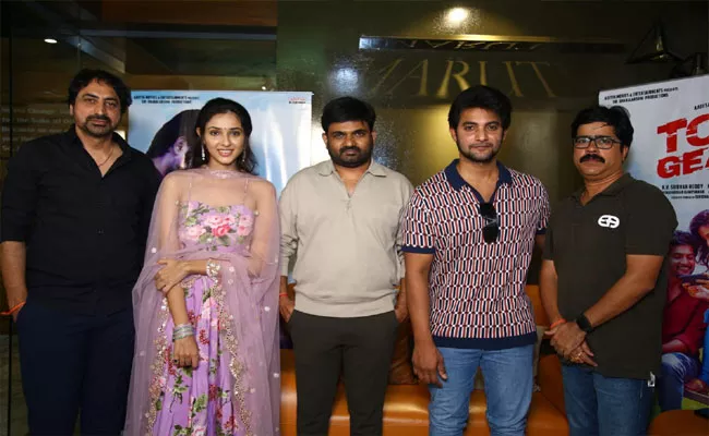 Director Maruthi Launched Aadi Saikumar Top Gear Teaser - Sakshi