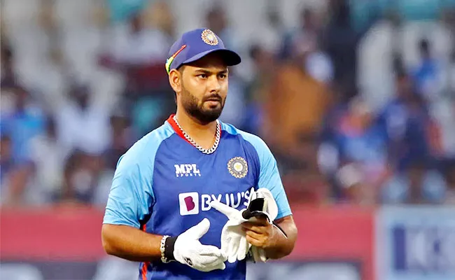 BCCI Updates Rishabh Pant Health Condition Ligment Tear In Right Knee - Sakshi