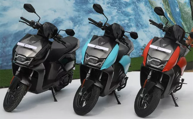 Hero Motocorp Begins Deliveries Of Vida V1 Electric Scooters - Sakshi