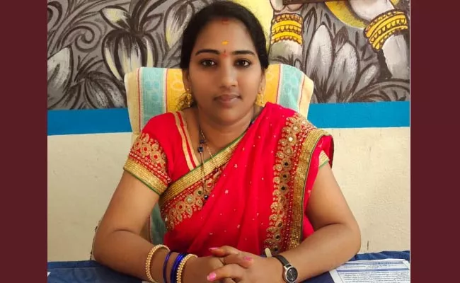 KGBV SO dies in road accident in Srikakulam District - Sakshi