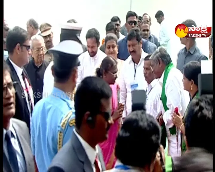 President Draupadi Murmu Reached To Poranki 