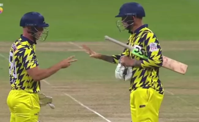 Hales-Lynn Play Hilarious-Game-Decide-Who-Take-Strike Eliminator Match - Sakshi