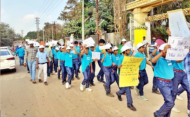 Kompally Sri Chaitanya Students Awareness Rally On Road Safety - Sakshi