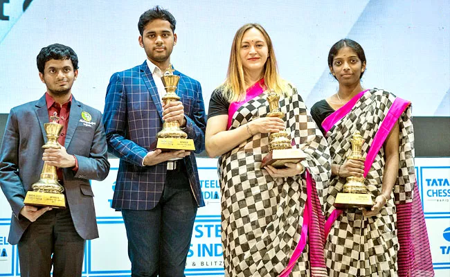 Grand Master Arjun Erigaisi Won 2022 Tata Steel Chess India Open Blitz - Sakshi