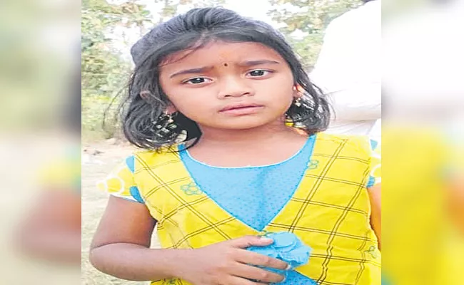 4 Year Girl Died In Road Accident At Medak - Sakshi