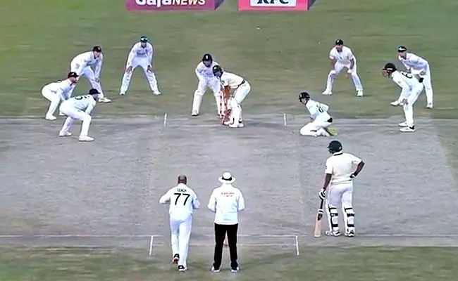 England Set-up 10 Fielders For Last Wicket Gets Result Vs PAK 1st Test - Sakshi