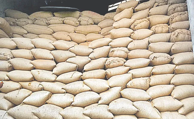 3 Thousand Rice Mills Are Full With Rice In Telangana - Sakshi