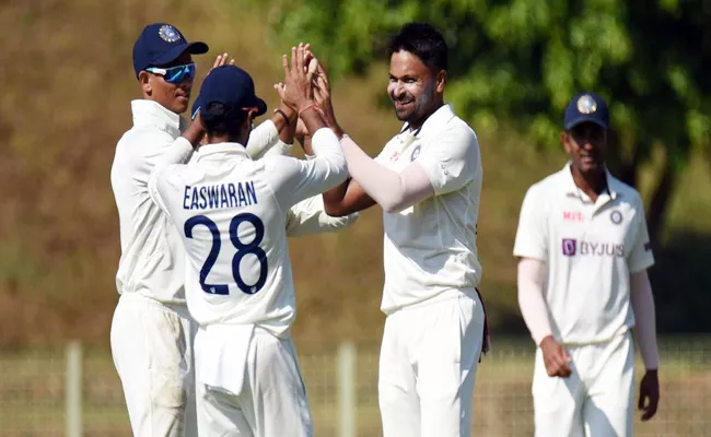 Ind A Vs Ban A 2nd Test: Mukesh Grab 6 Wickets Bangla All Out For 252 - Sakshi