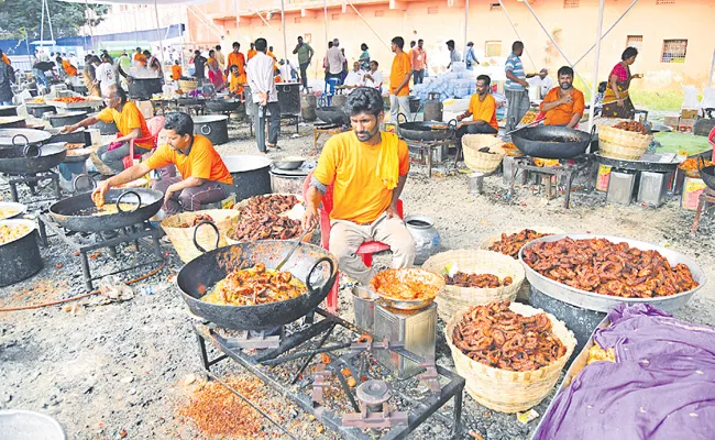 Tasty Food At Jayaho BC Maha Sabha Andhra Pradesh - Sakshi