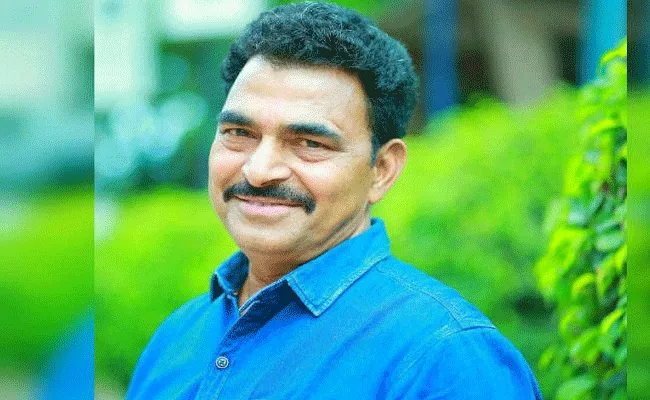 Director Sachin Sasan accuses veteran star Sayaji Shinde of fraud - Sakshi