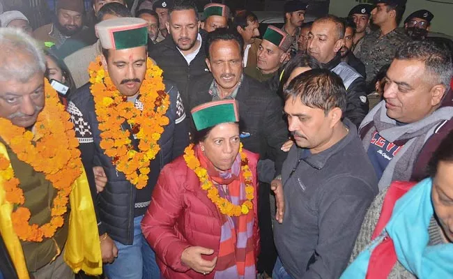 Congress Himachal MLAs To Meet Today To Decide Chief Minister - Sakshi