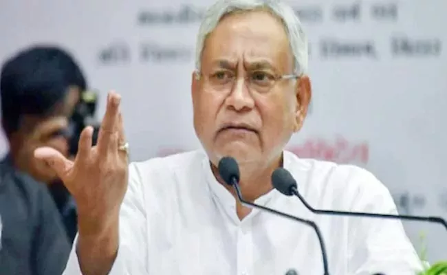 Nitish Kumar Asks What Has New Father Of Nation Done Dig At Modi - Sakshi