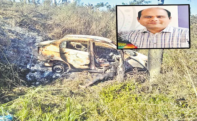 Man Burned Alive In Car In Medak District - Sakshi