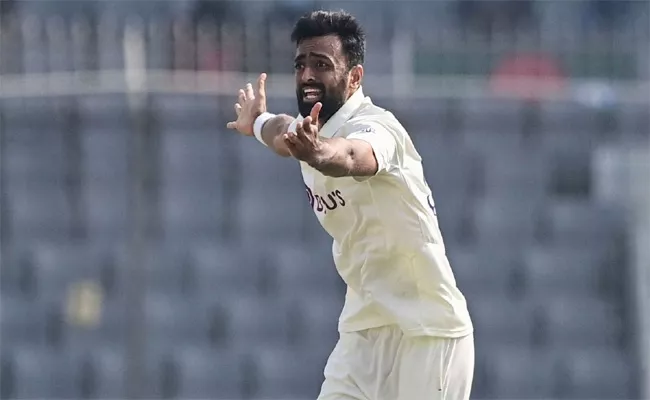 Ranji Trophy 2022 23: Unadkat, Jadeja Strikes, Hyderabad All Out For 79 - Sakshi