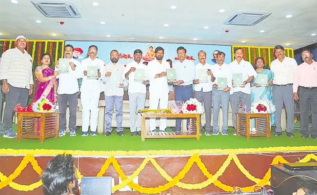 Telangana Minister Srinivas Goud launching Diary - Sakshi