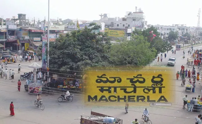 Palnadu District: 144 section Continues in Macherla Town - Sakshi