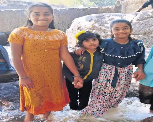 Girl Came To See God And Got Lost In Waterfall At Penna Ahobilam - Sakshi