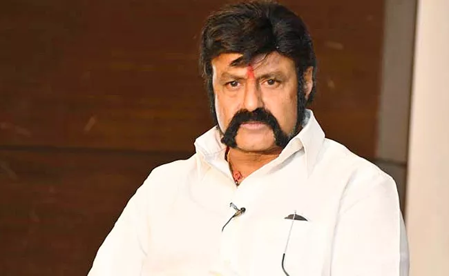 Balakrishna Should Be Apologized AP Weavers Front Demands - Sakshi