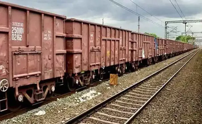 Goods Train Derailed At Chittapur Trains Stopped At Vikarabad Station - Sakshi