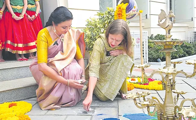 US Consul General Jennifer Larson At Sankranti Celebrations In Hyderabad - Sakshi