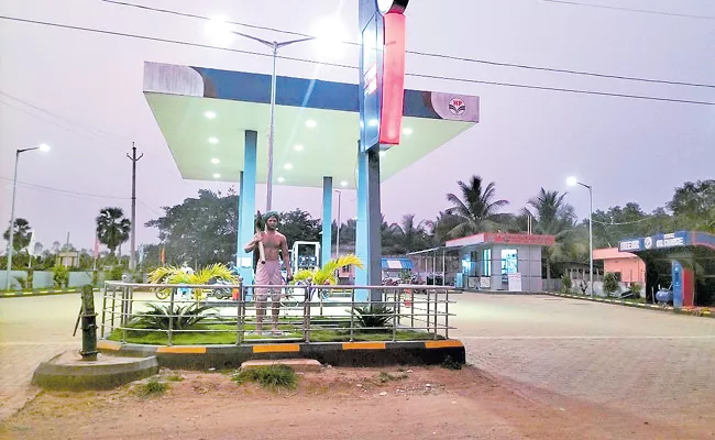 Andhra Pradesh: Hpcl Partnership, Pacs Starts Petrol Bunk As Pilot Project - Sakshi