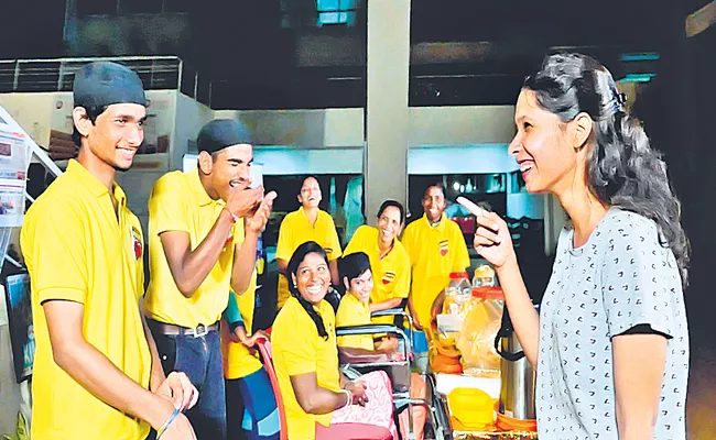 Alina Alam: Kolkata Girl Alina Alam Mitti Cafe is Enabling People With Disabilities - Sakshi