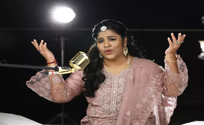 AR Rahman Sister Ishrat Qadri as Music Director - Sakshi