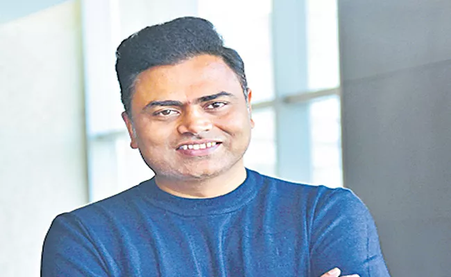 Director Vamshi Paidipally Most Emotional Words About Varasudu Movie - Sakshi