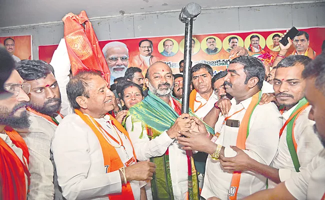 BJP Chief Bandi Sanjay Likely To Start Another Praja Sangrama Yatra - Sakshi