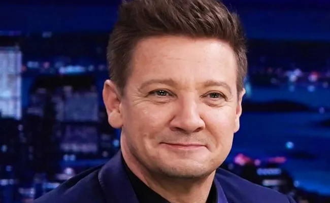 Hollywood Actor Jeremy Renner injured himself in a snow In America - Sakshi