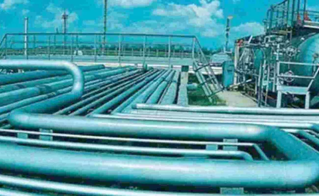 gas supply to households success in andhra pradesh - Sakshi