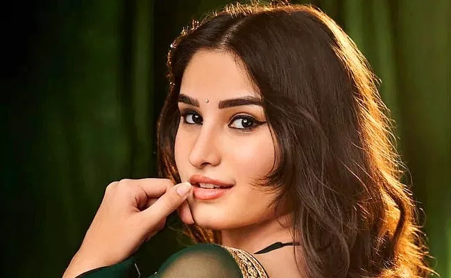 Raveena Tandon daughter Rasha Bollywood debut with Ajay Devgn nephew - Sakshi