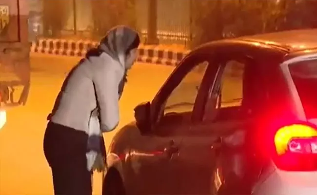 Viral Video DCW Chief Swati Maliwal Dragged by Drunk Car Driver - Sakshi